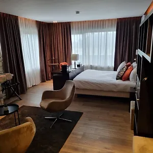 https://hotel-skol.luxembourghotelsguide.com
