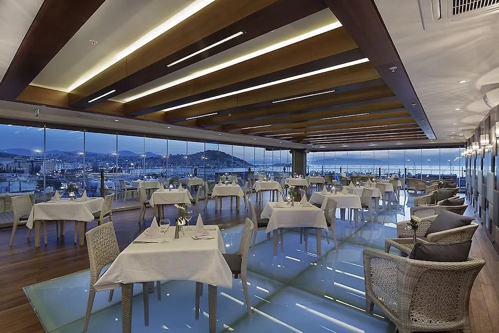 Doubletree By Hilton Kusadasi 4*,  Turquía