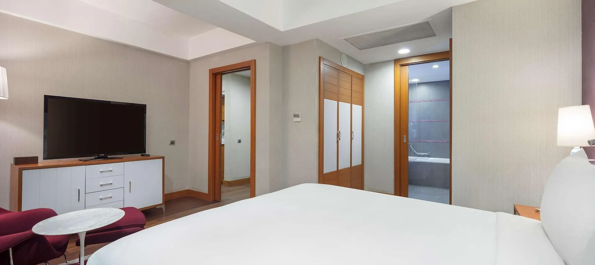 Hotel Doubletree By Hilton Kusadasi