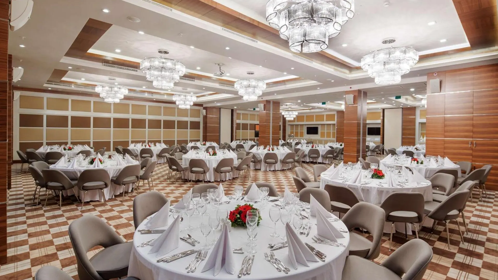 Doubletree By Hilton Kusadasi Turquía