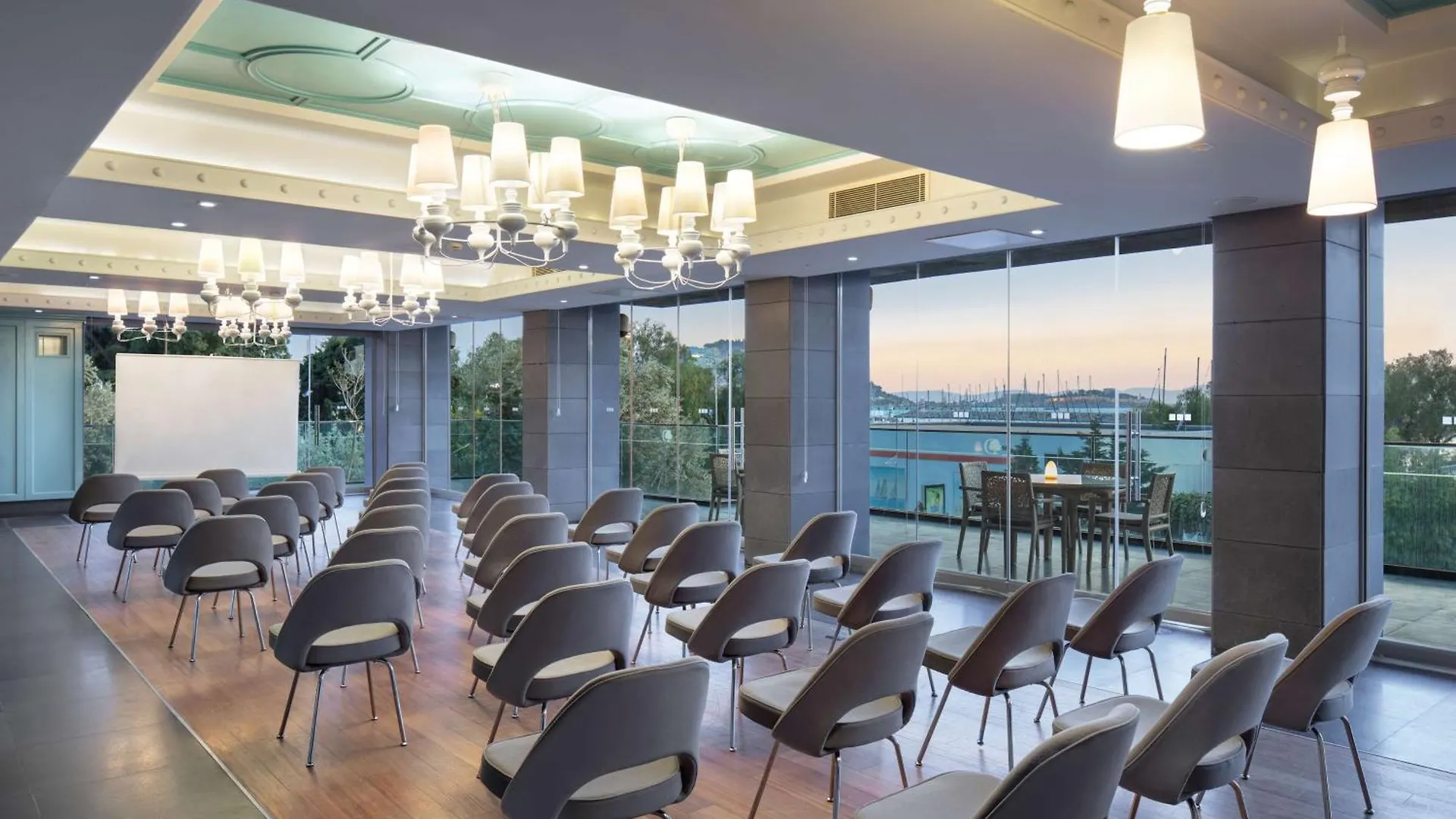 **** Hotel Doubletree By Hilton Kusadasi Turquía