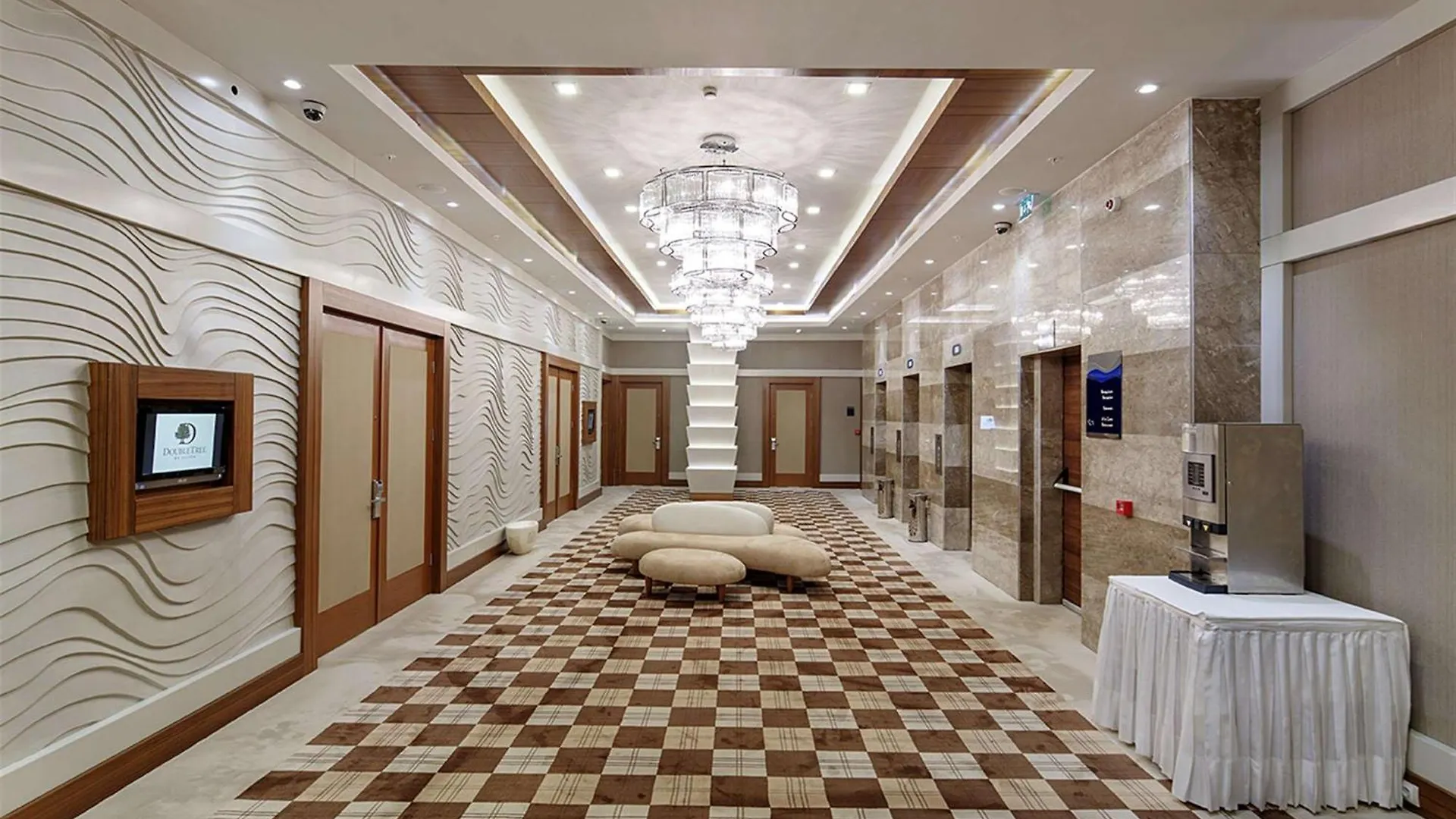 Doubletree By Hilton Kusadasi 4*,