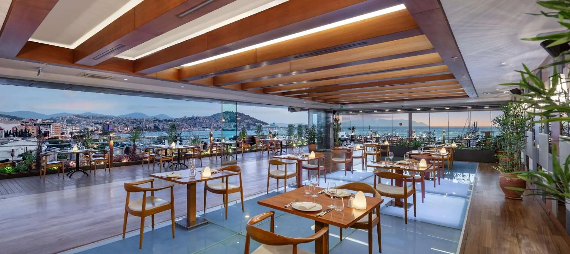 Hotel Doubletree By Hilton Kusadasi