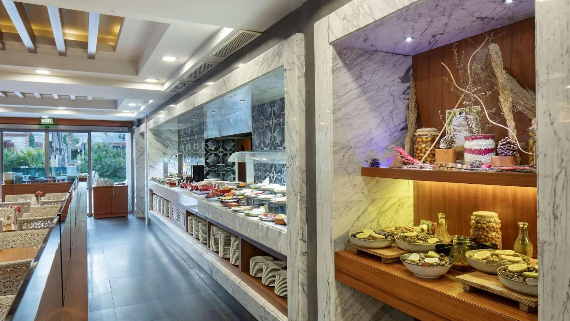 Doubletree By Hilton Kusadasi 4*,