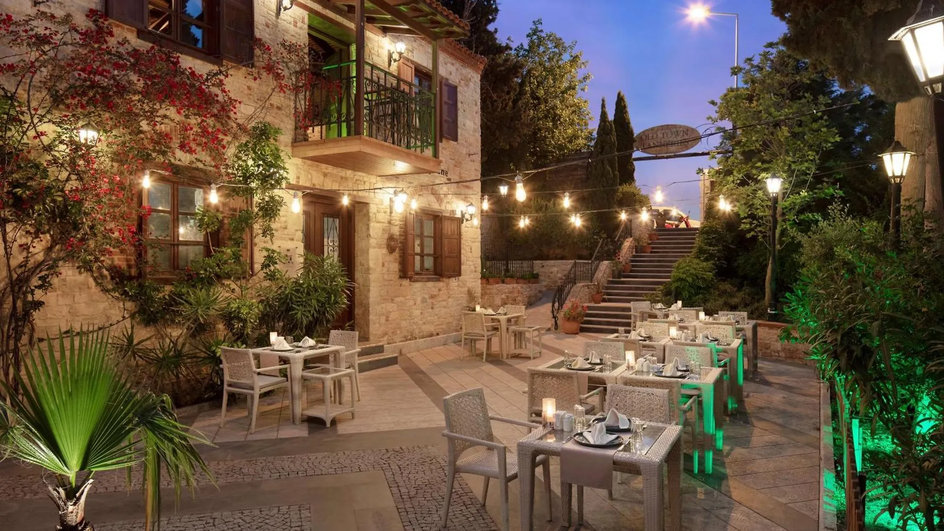 Hotel Doubletree By Hilton Kusadasi