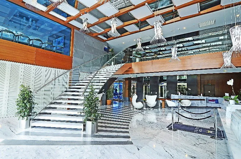 Doubletree By Hilton Kusadasi 4*,  Turquía